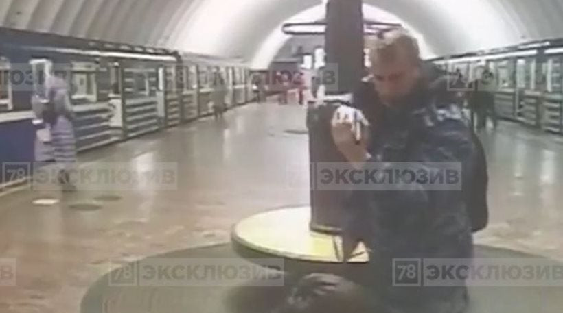 Τρόμος! Μεθυσμένος σεκιουριτάς απειλεί να πυροβολήσει επιβάτη του μετρό επειδή τον πέρασε για τρομοκράτη (βίντεο)